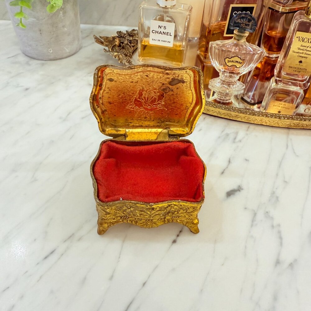 Vintage Gold Hollywood Regency Trinket Box - Picture 5 of 9